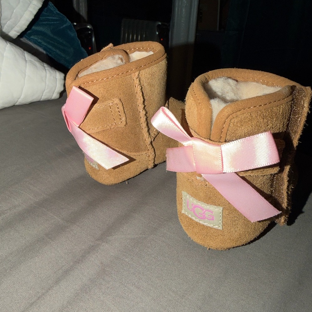 UGG Tan Kids Shoes with Pink Accent - Picture 6 of 6